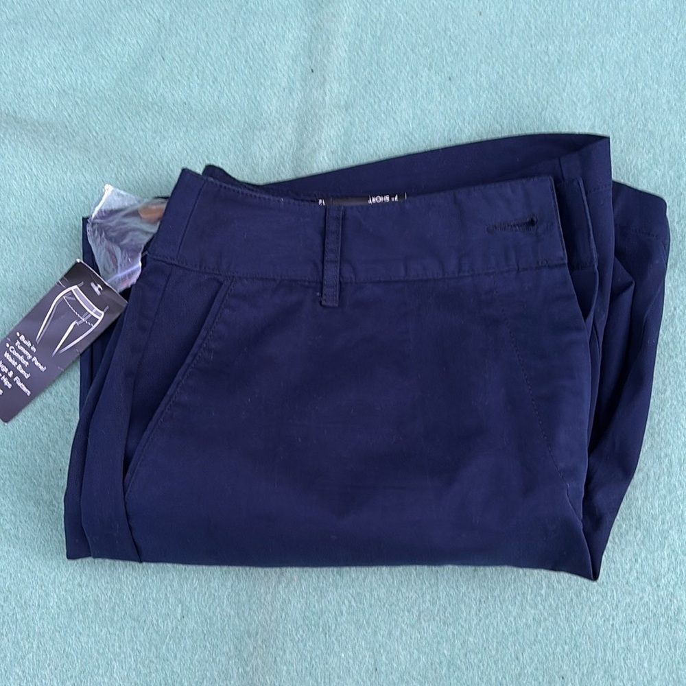 NWT Kim Rogers Blue Twill Khaki 7” Shorts Casual Cotton Blend Tummy Control 12